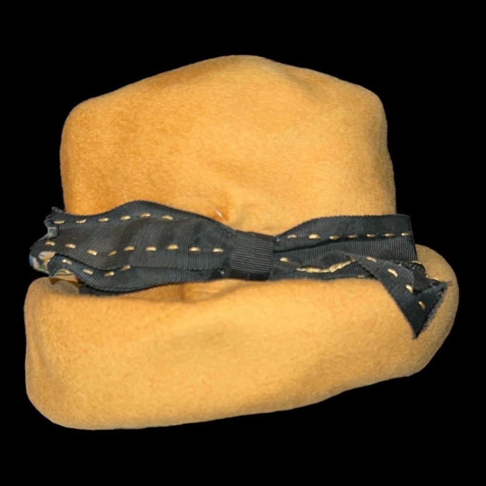 Vintage 1960’s Henry Pollak Peachfeld Gold Felted Wool Bowler Ladies Hat